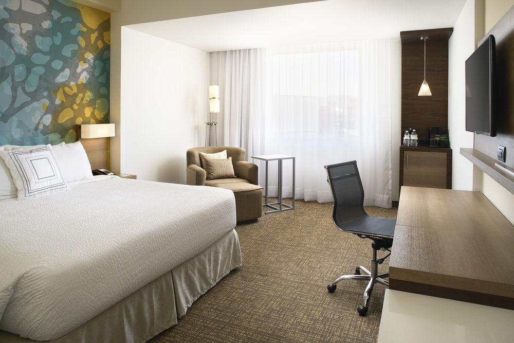 Courtyard By Marriott Эрмосильо Экстерьер фото